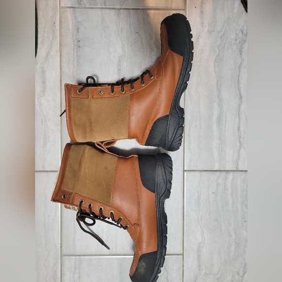 UGG-Vibram Women's Tan Leather and Black Lace-Up Winter Boots- Sheepskin SZ 7 - Picture 10 of 12